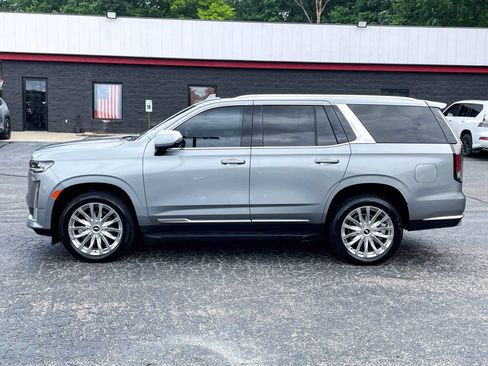 Used 2023 Cadillac Escalade Premium Luxury AWD/4WD image 3