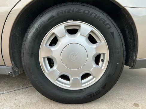 Used 2000 Cadillac De Ville Sedan w/ Comfort/Convenience Pkg image 23