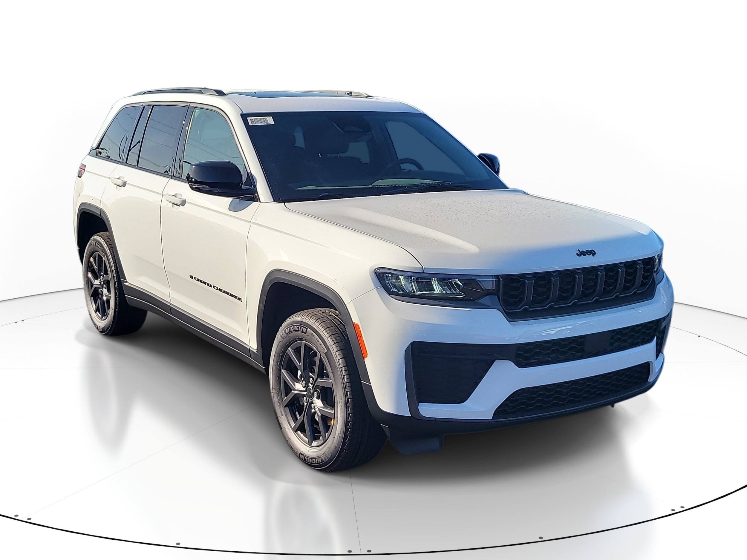 New 2027 Jeep Grand Cherokee Altitude RWD image 2