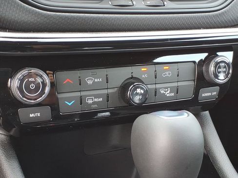 New 2026 Jeep Compass Latitude AWD/4WD image 31