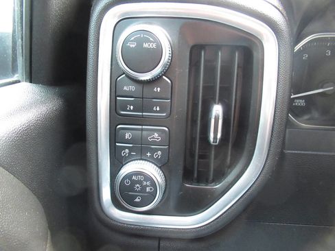 Used 2022 GMC Sierra 3500 AT4 w/ AT4 Preferred Package image 30