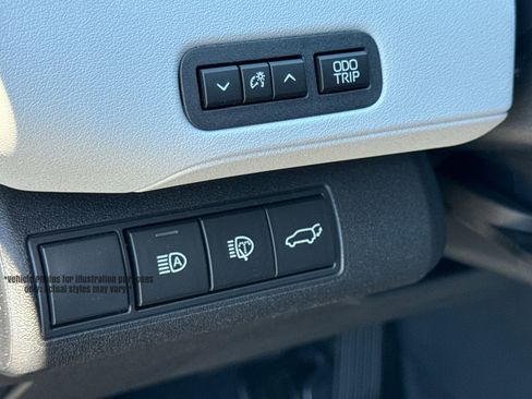 New 2026 Subaru Solterra AWD/4WD image 17