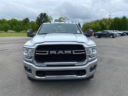 New 2024 RAM 3500 Tradesman w/ Chrome Appearance Group AWD/4WD image 8