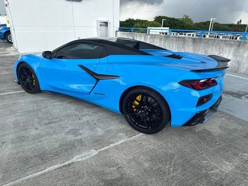 Used 2025 Chevrolet Corvette Z06 RWD image 13