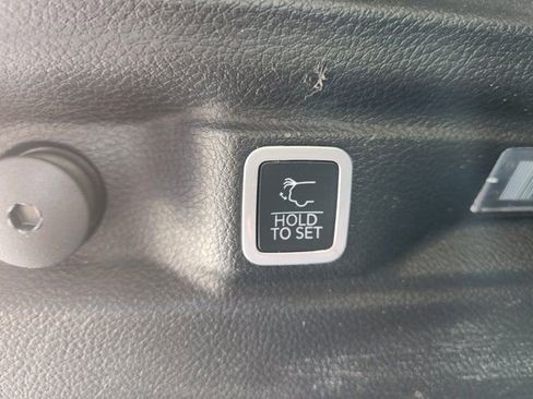 Used 2022 Jeep Grand Cherokee L Limited image 35