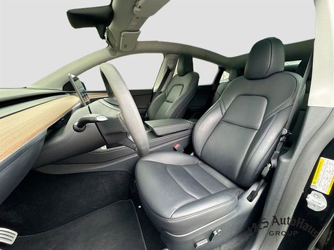 Used 2023 Tesla Model Y Performance image 11