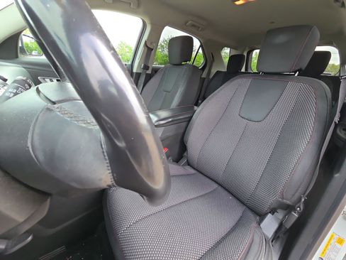 Used 2015 Chevrolet Equinox LT w/ Driver Convenience Package image 11