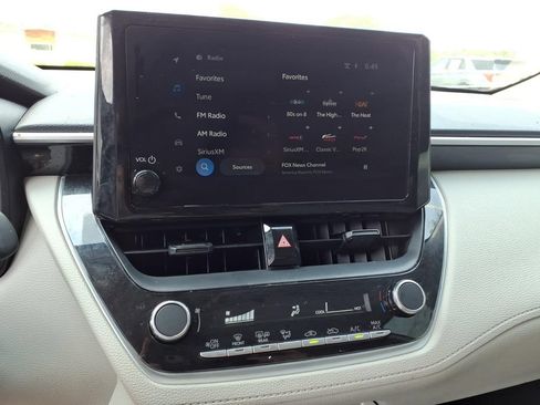Used 2024 Toyota Corolla Cross L FWD image 9