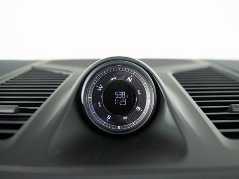 New 2026 Porsche Cayenne image 28