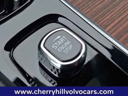 Certified 2023 Volvo XC60 B5 Plus w/ Climate Package image 22