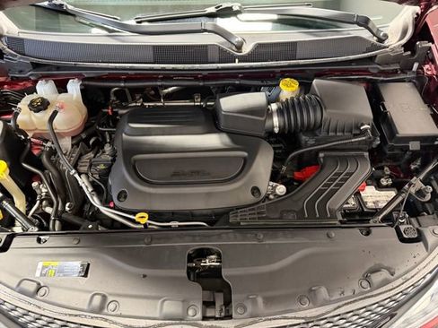 Used 2020 Chrysler Pacifica Touring-L AWD/4WD image 44
