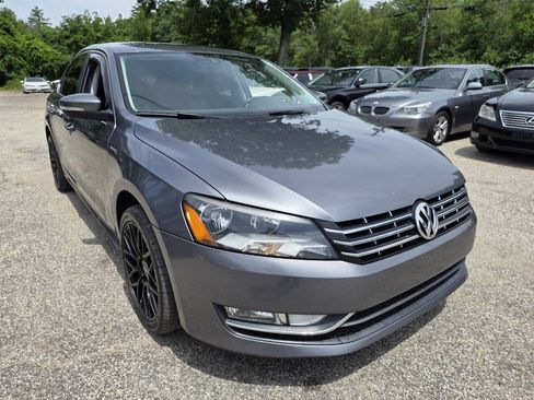 Used 2014 Volkswagen Passat TDI SE FWD image 6