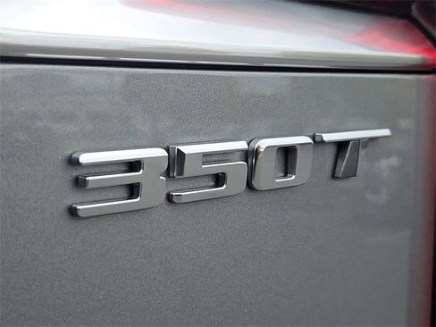 New 2025 Cadillac XT6 Luxury image 24