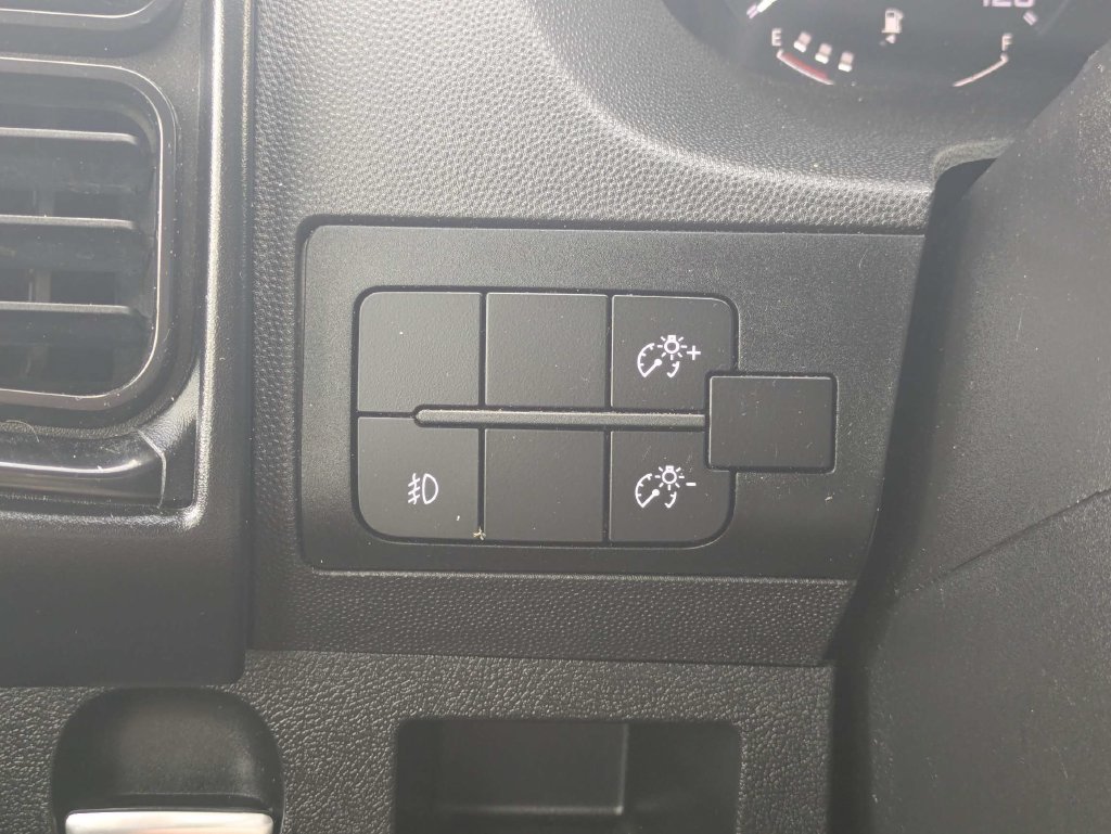 Used 2025 RAM ProMaster 2500 w/ Convenience Group FWD image 24