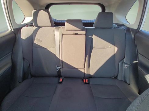 Used 2021 Toyota RAV4 LE image 16