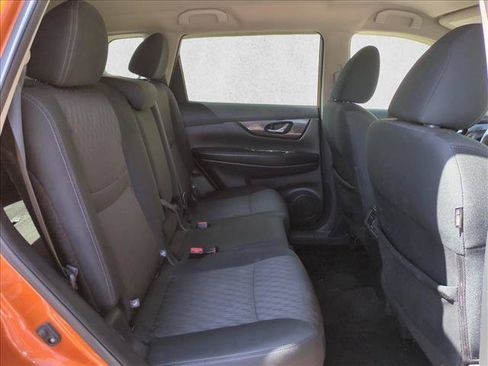 Used 2019 Nissan Rogue SV AWD/4WD image 18