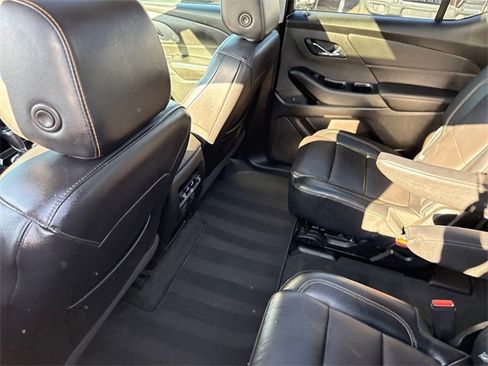 Used 2019 Chevrolet Traverse LT w/ LT Premium Package image 31