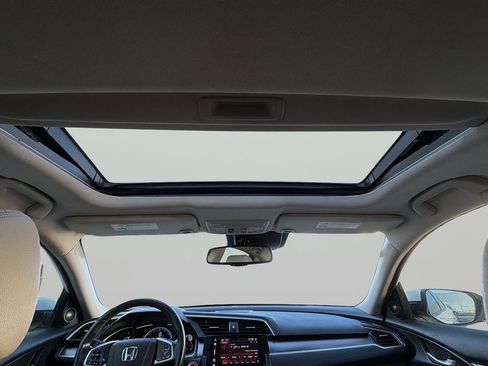 Used 2018 Honda Civic Touring image 22