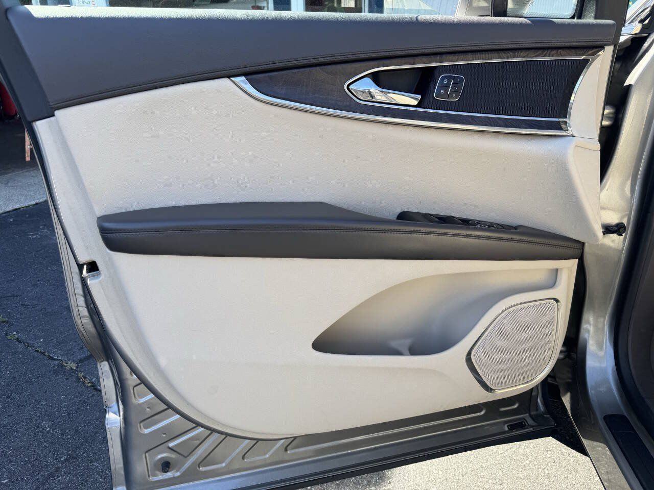 Used 2016 Lincoln MKX Reserve w/ Climate Package AWD/4WD image 11