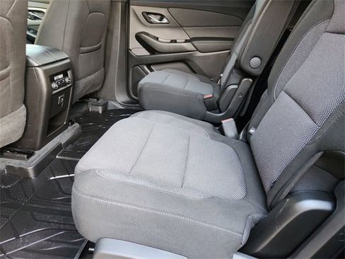 Used 2023 Chevrolet Traverse LT image 23