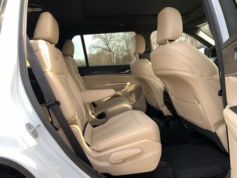 Used 2023 Jeep Grand Cherokee L Limited image 20