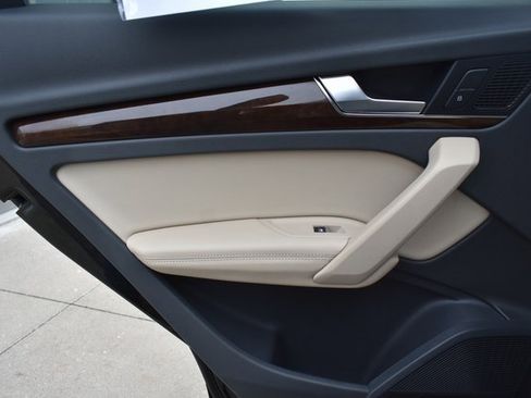 Used 2019 Audi Q5 2.0T Premium Plus w/ Premium Plus Package image 35