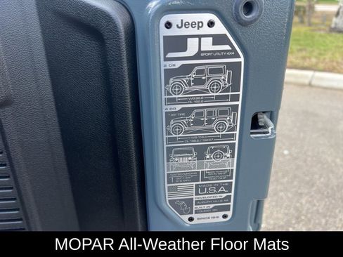 Used 2024 Jeep Wrangler Willys image 42