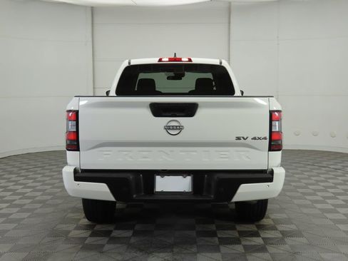 Used 2024 Nissan Frontier SV w/ Technology Package image 6
