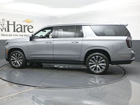 New 2026 Chevrolet Suburban High Country AWD/4WD image 31