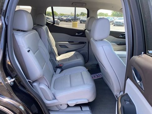 Used 2023 GMC Acadia SLT FWD image 10