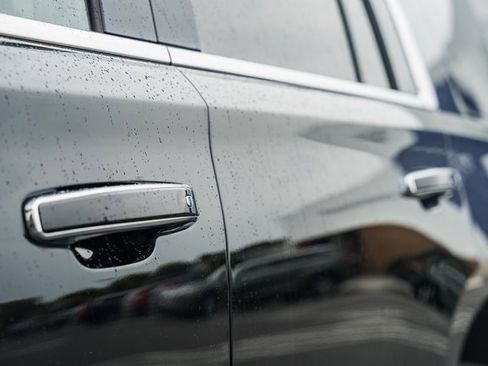 Used 2018 GMC Yukon Denali image 18