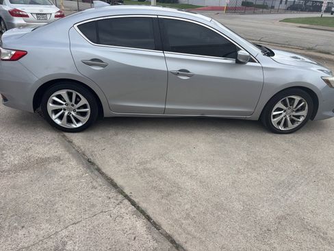 Used 2013 Acura ILX Hybrid w/ Technology Package image 4