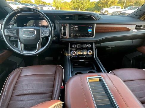 Used 2023 GMC Yukon Denali Ultimate image 15