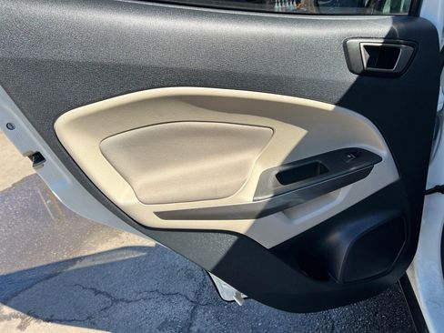 Used 2020 Ford EcoSport SE image 25