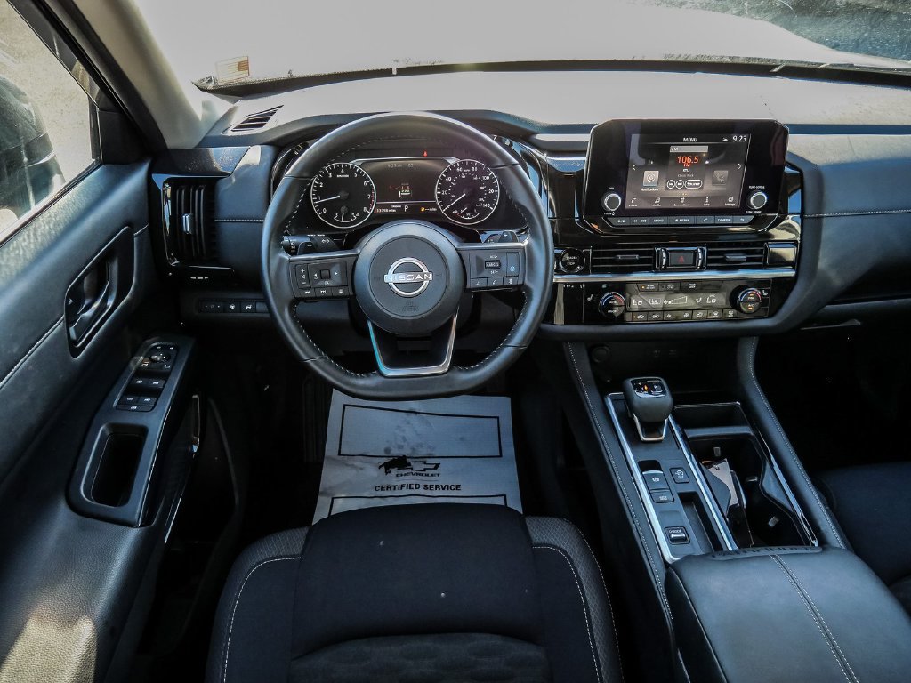 Used 2025 Nissan Pathfinder SV w/ SV Premium Package FWD image 28