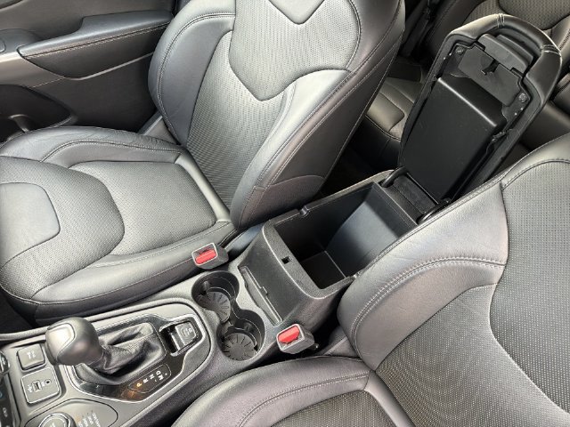 Used 2020 Jeep Cherokee Limited AWD/4WD image 30