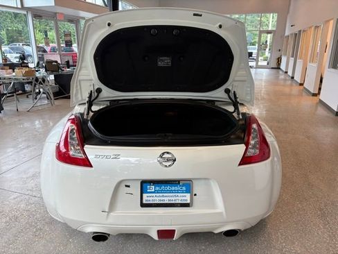 Used 2014 Nissan 370Z Touring RWD image 26
