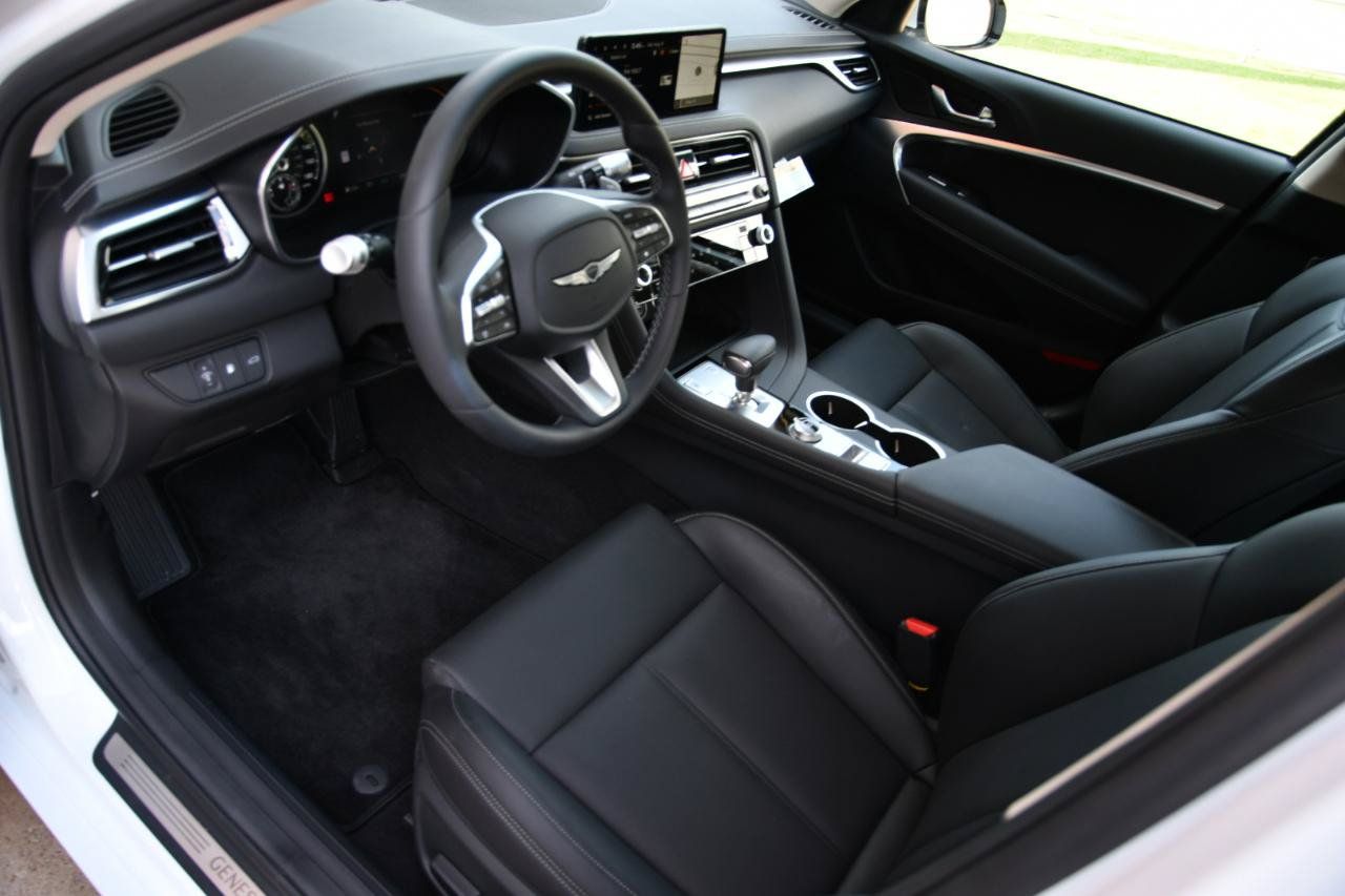 Used 2026 Genesis G70 2.5T RWD image 27