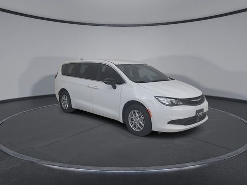 New 2026 Chrysler Voyager LX image 3