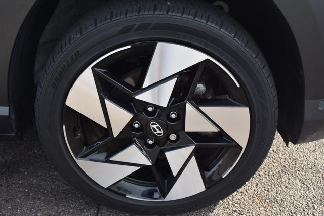 Used 2025 Hyundai Kona Limited AWD/4WD image 48