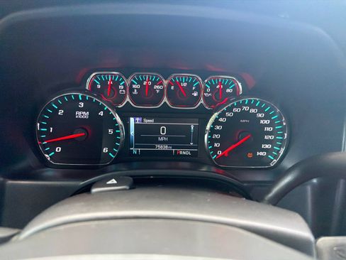 Used 2019 Chevrolet Silverado 1500 LT AWD/4WD image 12