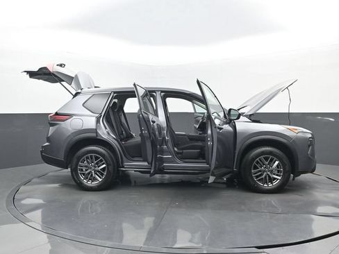 Used 2026 Nissan Rogue S FWD image 31