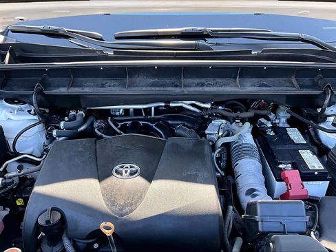 Used 2022 Toyota Highlander XLE FWD image 30