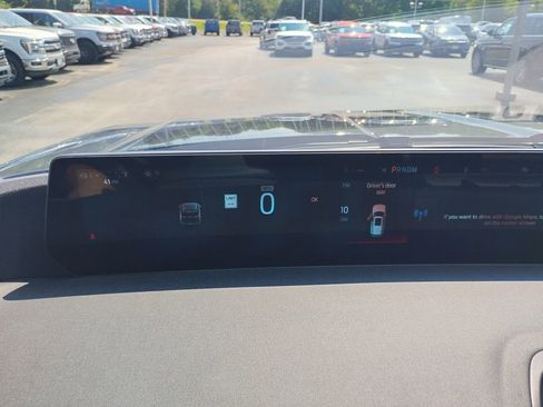 New 2025 Ford Expedition Active image 22