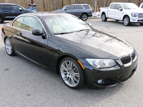 Used 2013 BMW 335i Convertible image 11