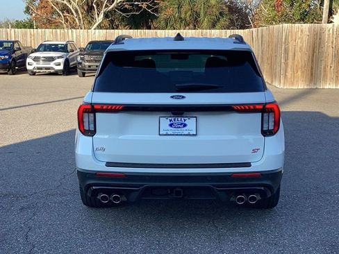 Used 2025 Ford Explorer ST image 6