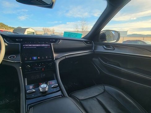 Used 2024 Jeep Grand Cherokee L Overland image 15