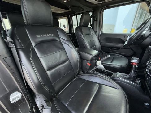 Used 2019 Jeep Wrangler Unlimited Sahara image 15