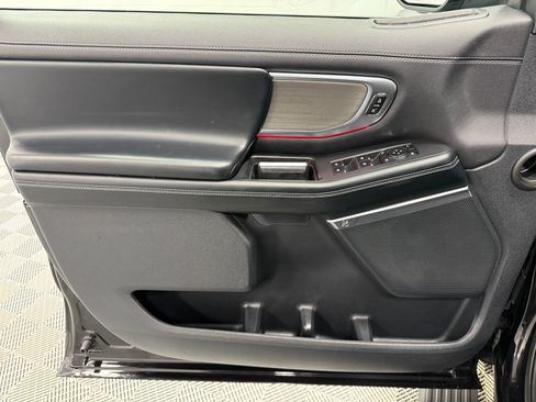 Used 2025 Ford Expedition Max Platinum image 11