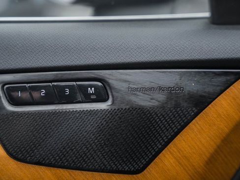 Certified 2023 Volvo XC90 B6 Plus w/ Protection Package Premier image 39